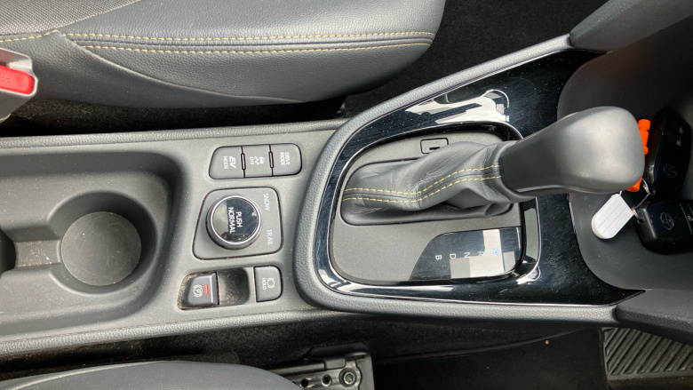 Toyota Yaris Cross 1.5 Hybrid Dynamic AWD 5dr CVT Hybrid Estate